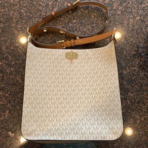 Michael Kors Jet Set logo Cross Body